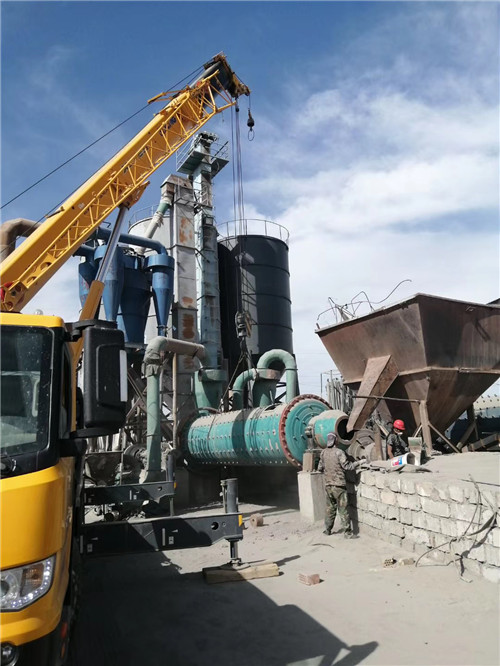 永州市设备搬运等各类工程项目中，吊车起着关键作用